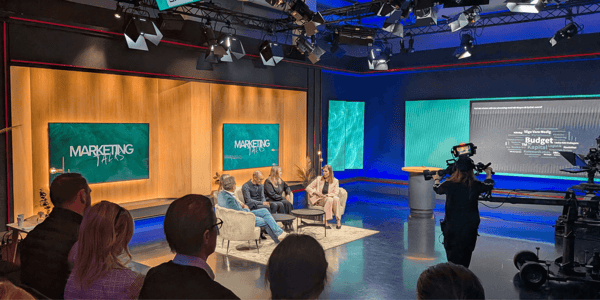 Syfte styr format - en bild på panelen och publiken från ett hybridevent